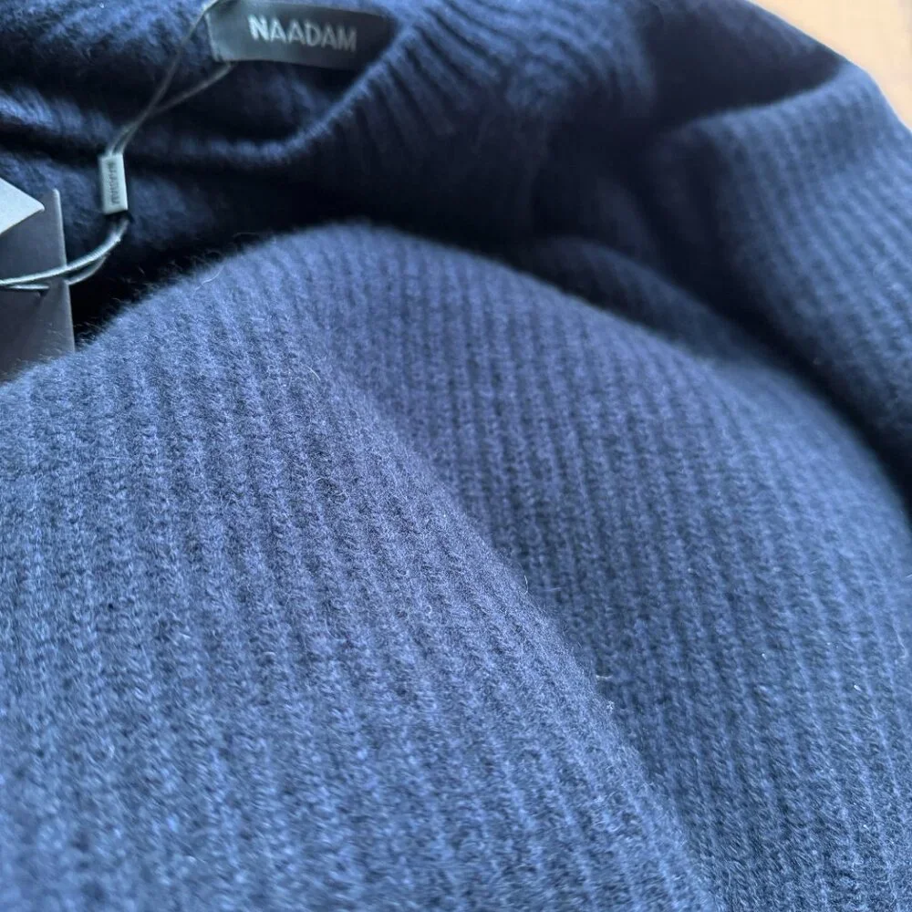 Gender Neutral NAADAM LUXE CASHMERE FISHERMAN CREW in NAVY - Picture 5 of 6